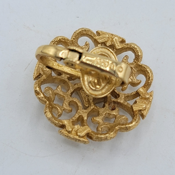 Avon Precious Pretenders Clip On Earrings Textured Filigree Scrollwork 70s Vtg - Picture 3 of 10